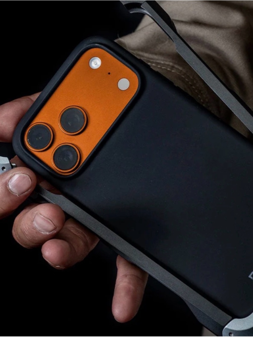 Dango Products Rugged Black Phone Case 17 Pro Max - Picture 4 of 5